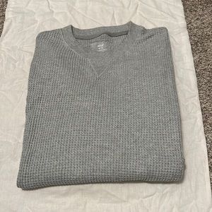 Cute AERIE grey oversized crew neck sweater.